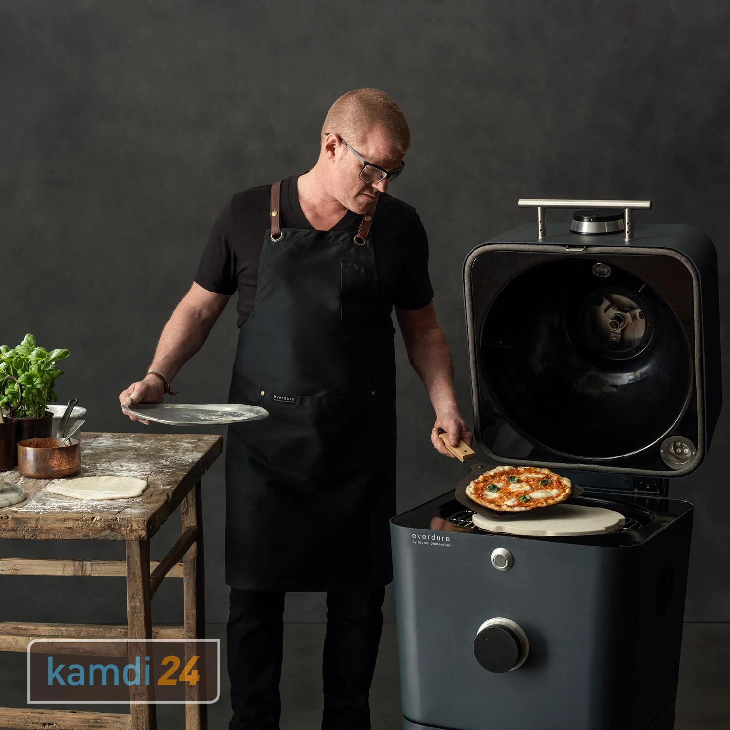 Everdure 4K Holzkohlegrill Graphite 12 Everdure 4K Holzkohlegrill Graphite – Bild 11