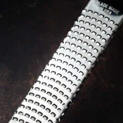 Microplane Premium Reibe / Zester, Eukalyptus Grün -Küche Grill Laden microplane premium reibe zester eukalyptus gruen a906e585152a89aa63c5fb01b4add5ae