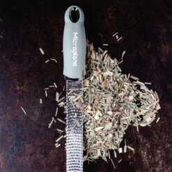 Microplane Premium Reibe / Zester, Salbei Grün -Küche Grill Laden microplane premium reibe zester salbei gruen a25d9f98ba7f38856f3659dde423fc7c