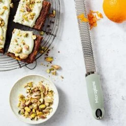 Microplane Premium Reibe / Zester, Salbei Grün -Küche Grill Laden microplane premium reibe zester salbei gruen d3dbe6a565979d43098d81dc05de9658